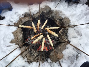 Stockbrot Grillen im Kinderhotel Oberjoch