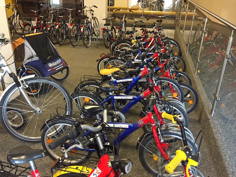 Fahrräder im Kinderhotel Alpenrose
