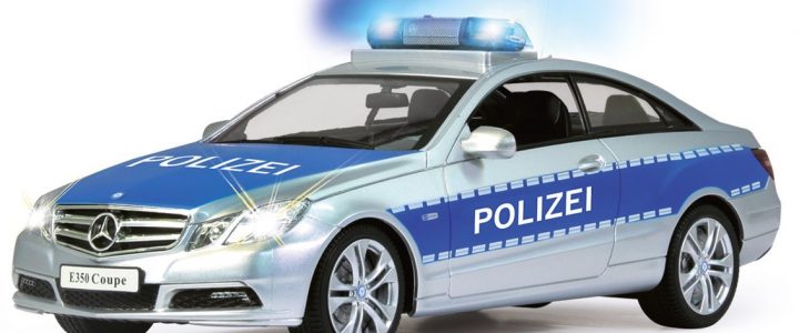 Jamara 403705 Mercedes E350 Coupe Polizei im Spielzeug-Polizeiauto Vergleich