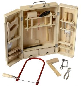 Beluga Spielwaren 20202 Holz Werkzeugkoffer im Laubsäge-Set Vergleich