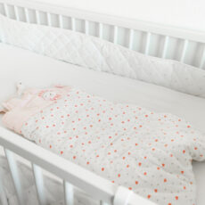 Ratgeber Babyschlafsäcke: Welche Modelle braucht man wann?